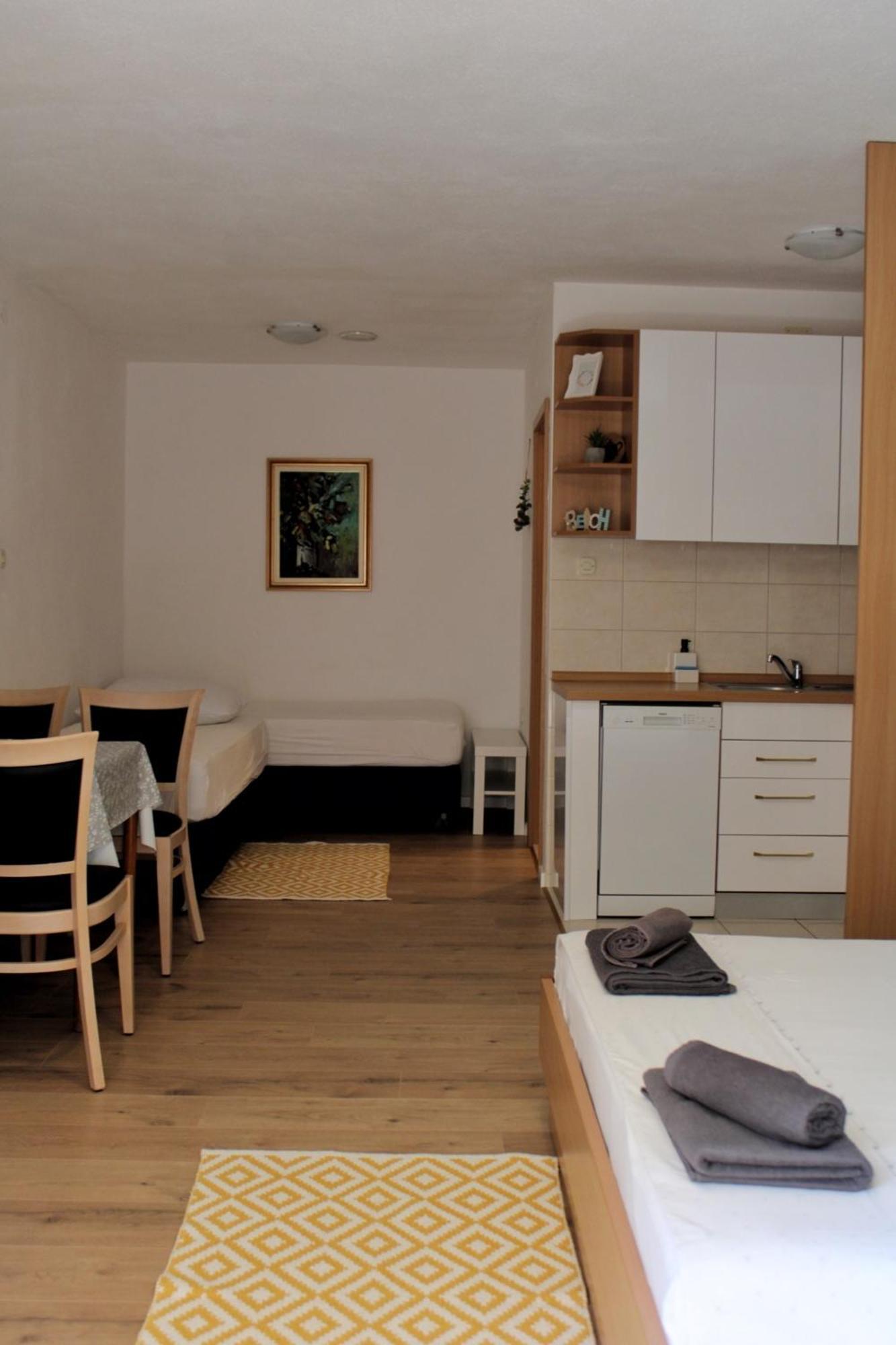 Studio Laura-Spacious Studio On The Main Beach Makarska Exterior foto