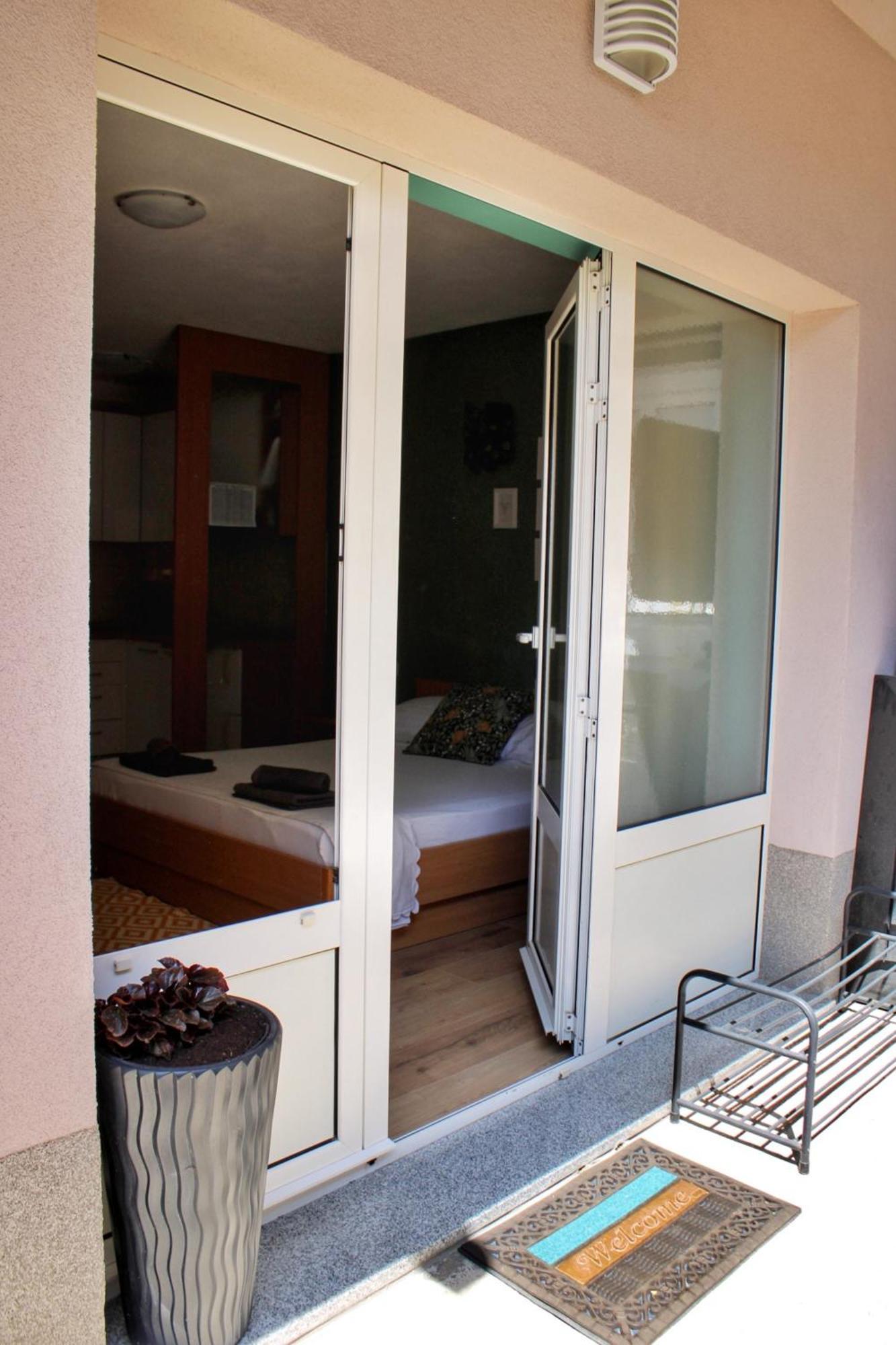 Studio Laura-Spacious Studio On The Main Beach Makarska Exterior foto