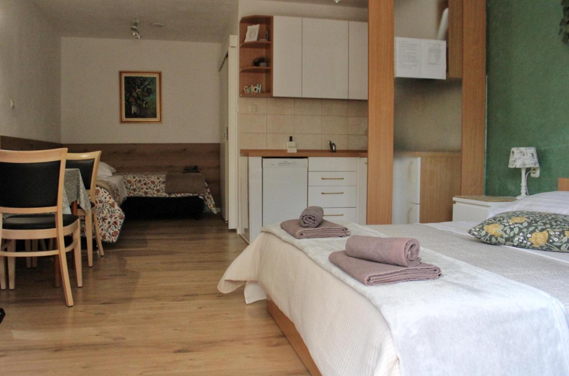 Studio Laura-Spacious Studio On The Main Beach Makarska Exterior foto